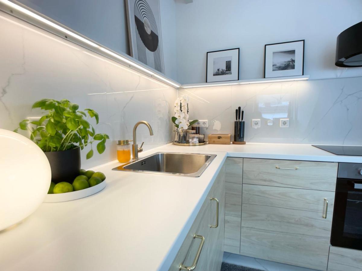M-Style 04 Apartment Mit Balkon Und Gasgrill, 24H Self-Check-In, Free Parking, Netflix نورنبيرغ المظهر الخارجي الصورة
