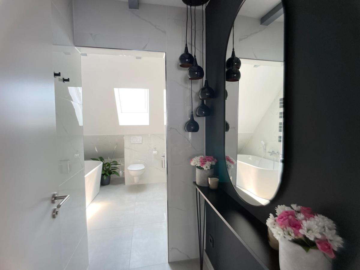 M-Style 04 Apartment Mit Balkon Und Gasgrill, 24H Self-Check-In, Free Parking, Netflix نورنبيرغ المظهر الخارجي الصورة